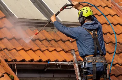 Démoussage et hydrofuge de toiture à Ornes